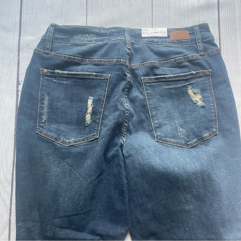 Judy Blue Dark Wash High Rise Distressed Jeans - Picture 4 of 12
